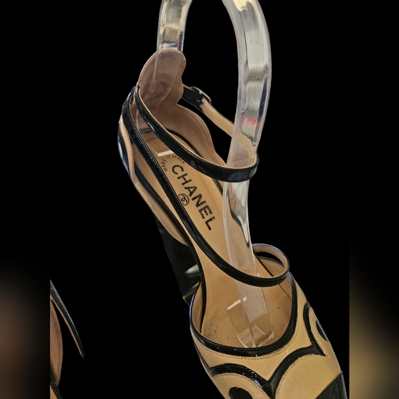 Chanel D'Orsay Pumps - Picture 4 of 12